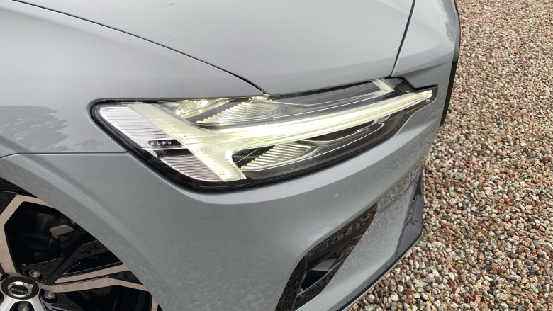 Volvo V60 2.0 B4P Plus Dark 5dr Auto [7 speed] Petrol Estate